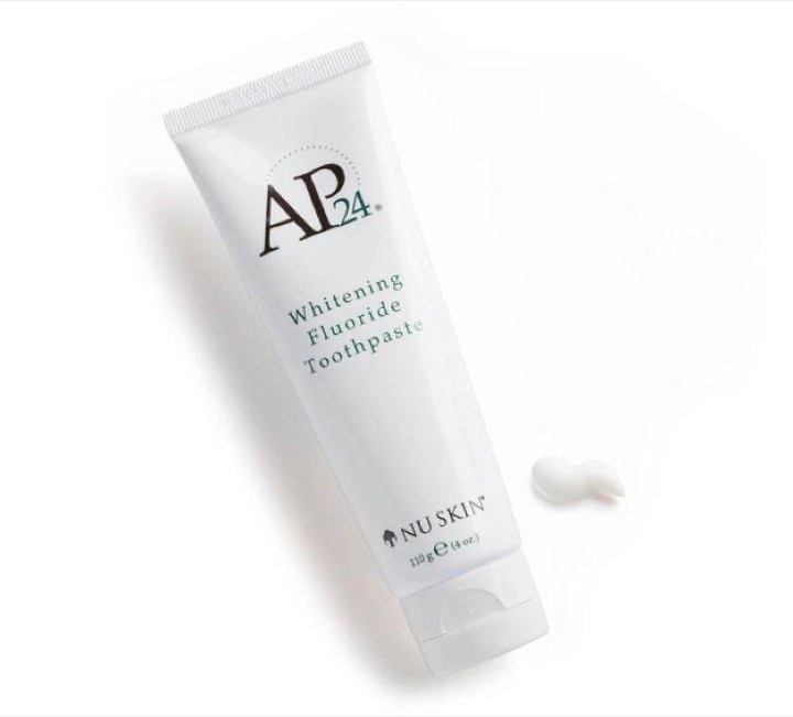 AP24 whitening fluoride tannkrem